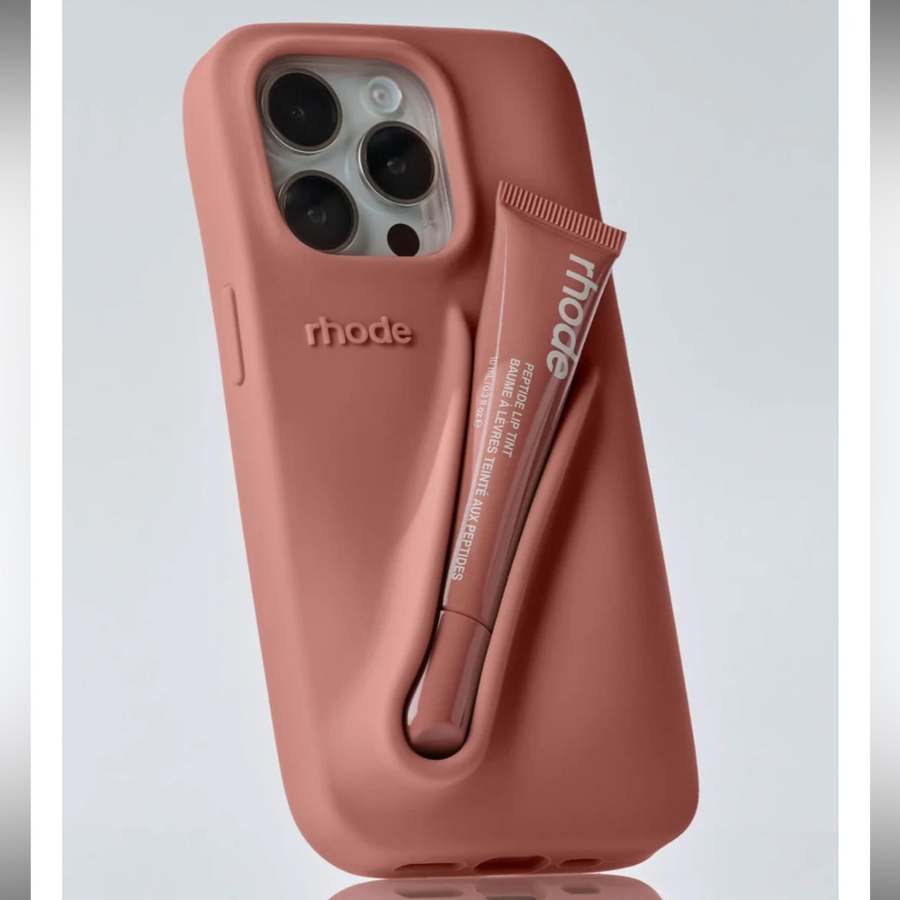 Rhode Iphone 14 Pro case( no lip tint included)